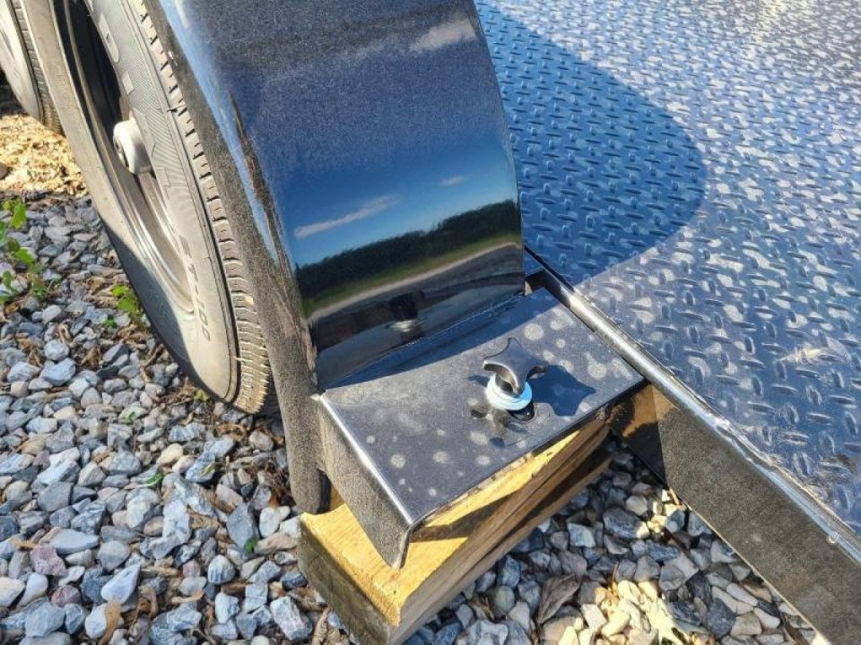 New 7 X 20 B-Wise Hydraulic Tilt Bed Car Hauler, 10K GVWR **w/ Winch Plate, Adj. Coupler, 8k Jack