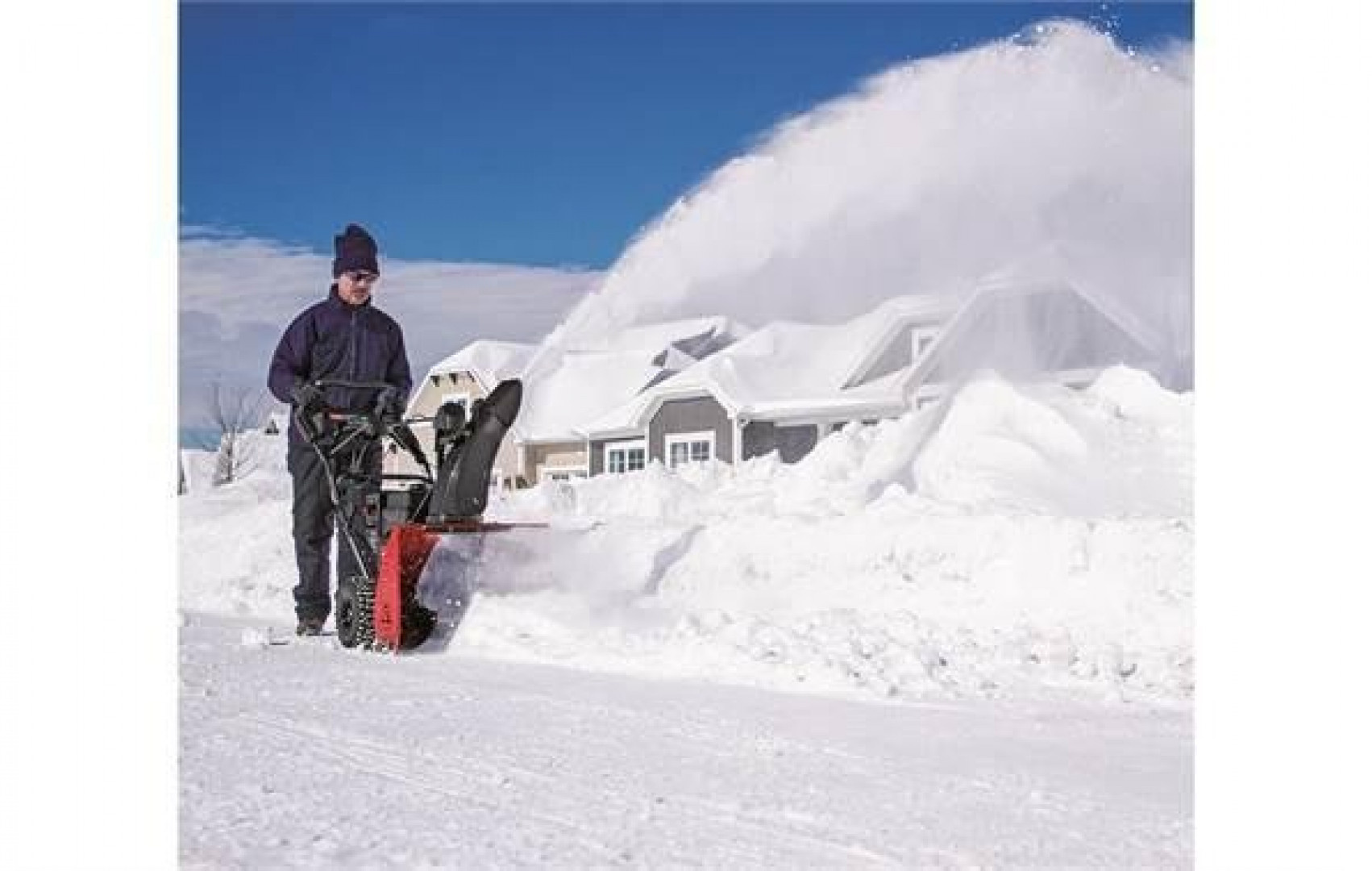 New Toro 36003 SnowMaster 824 QXE Snow Thrower **Hybrid w/Electric Start