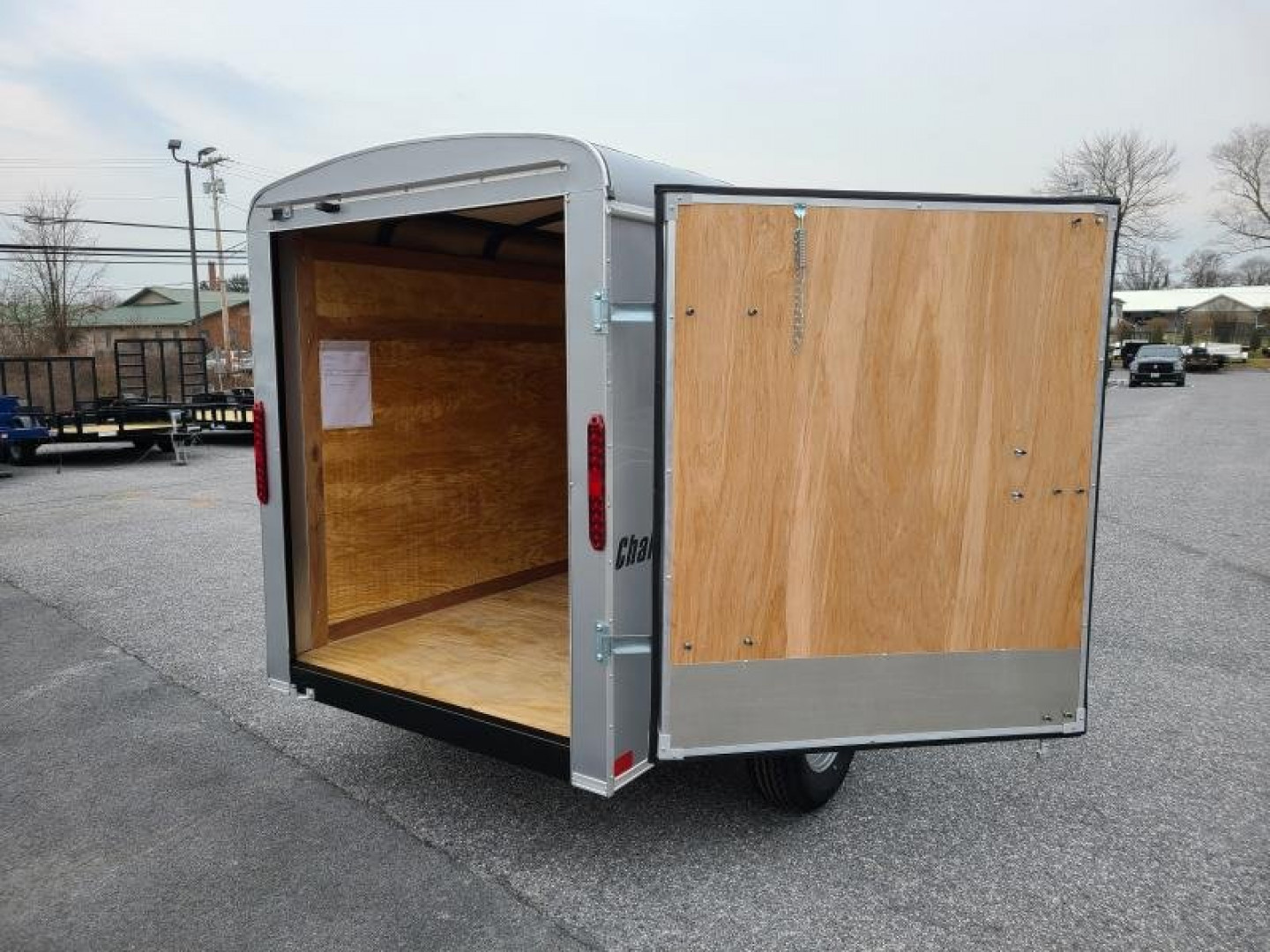 New 5 X 8 Homesteader Challenger Cargo, 3k GVWR **Silver w/Side Dr, Wall Vents, Int. Light