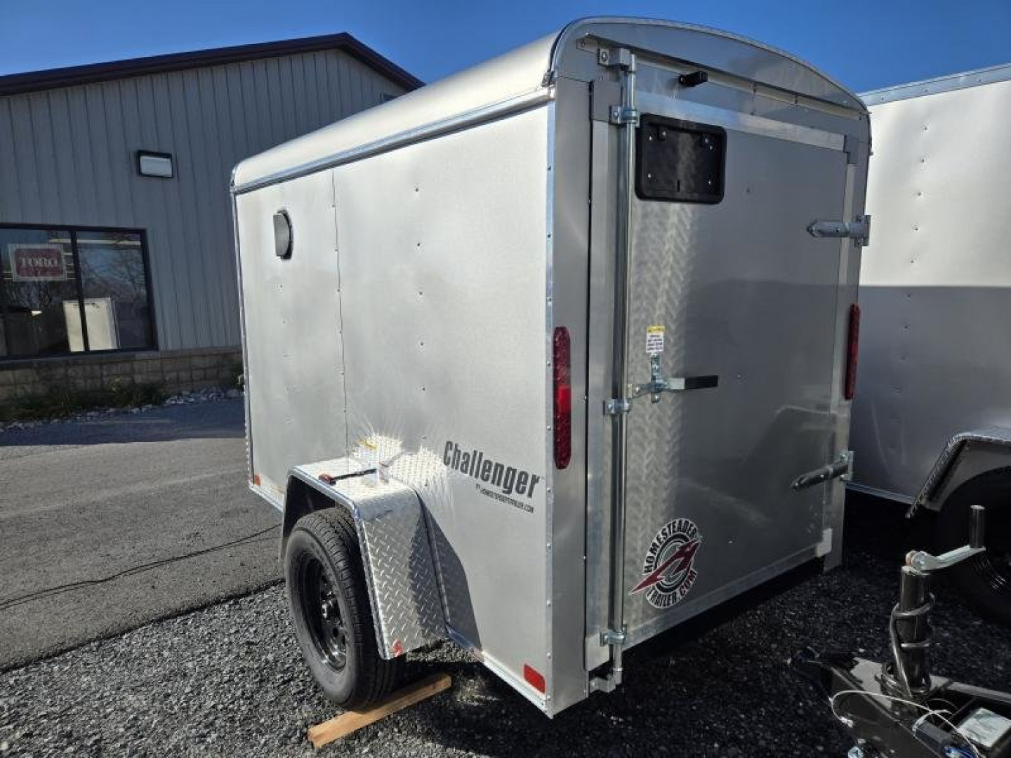 New 5 X 8 Homesteader Challenger Cargo, 3k GVWR **Silver w/Side Dr, Wall Vents, Int. Light