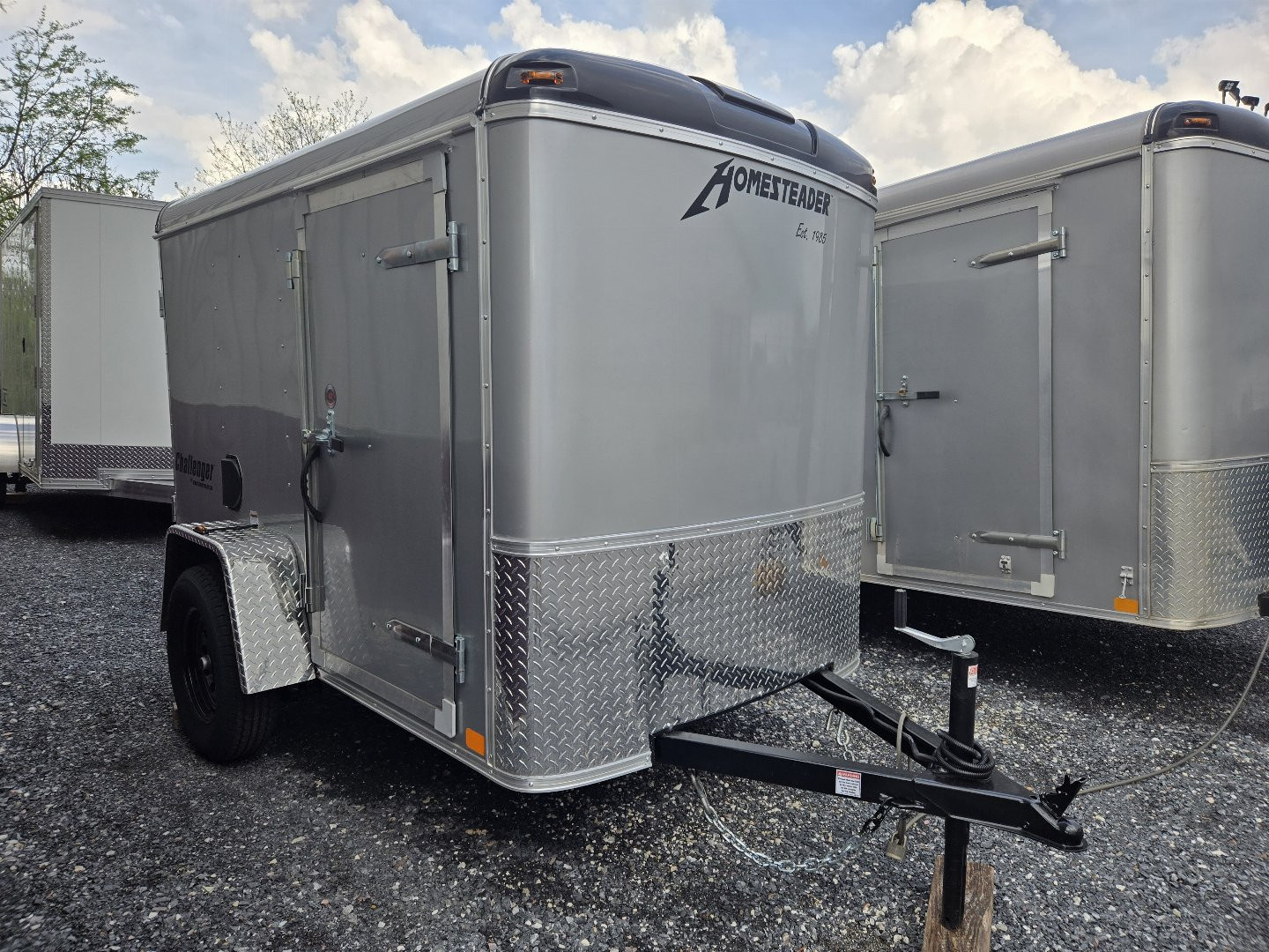 New 5 X 8 Homesteader Challenger Cargo, 3k GVWR **Silver w/Side Dr, Wall Vents, Int. Light