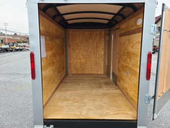 New 5 X 8 Homesteader Challenger Cargo, 3k GVWR **Silver w/Side Dr, Wall Vents, Int. Light