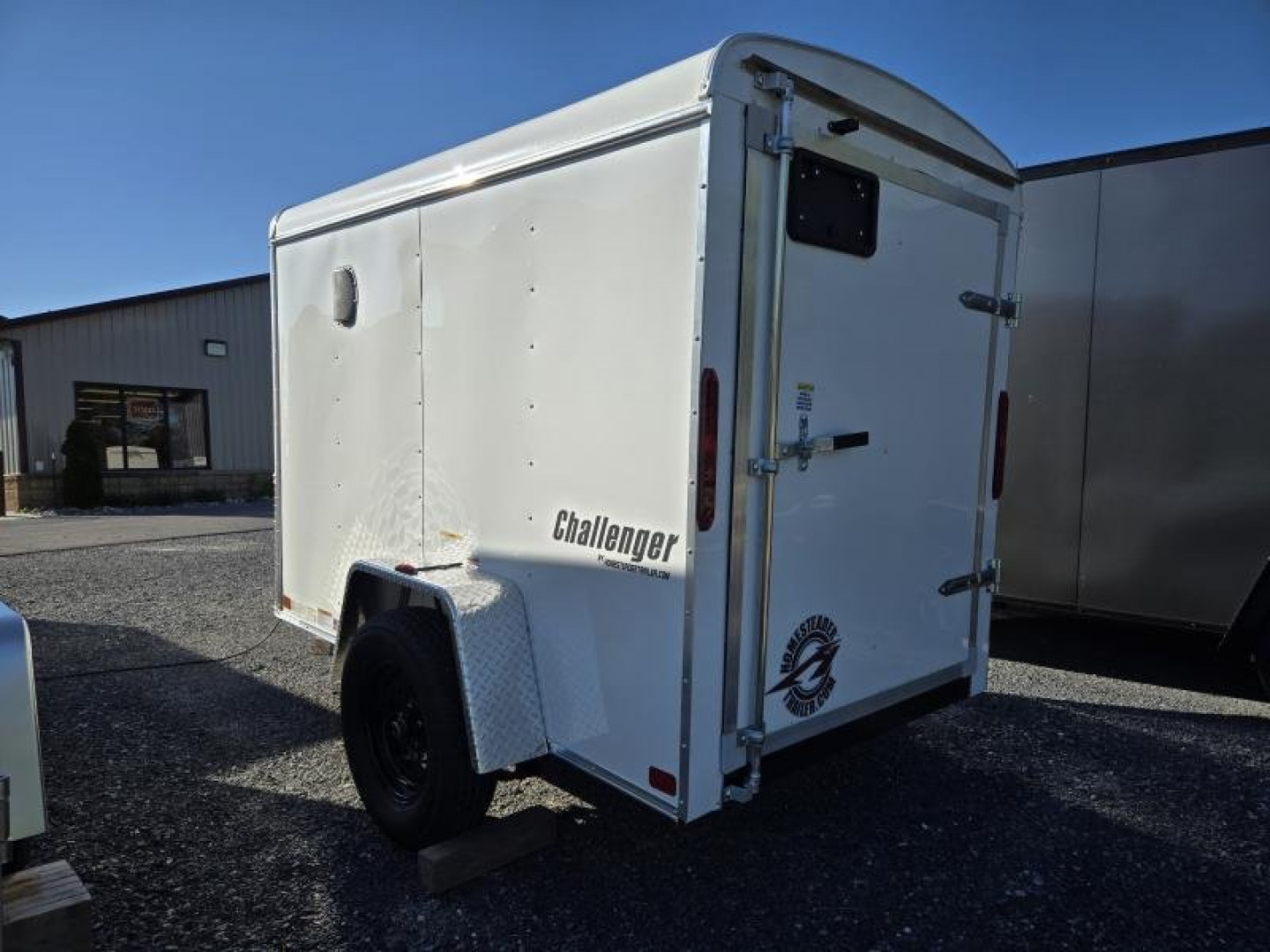 New 5 X 8 Homesteader Challenger Cargo 3k GVWR ***White w/Side Dr & Swing Out Rear Door