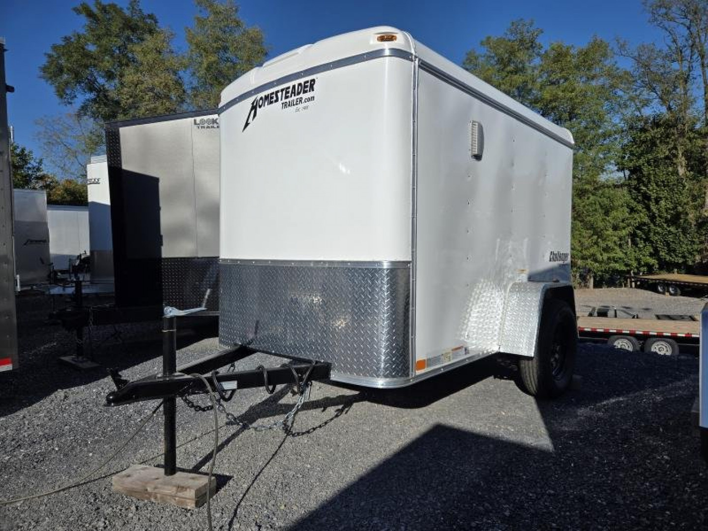 New 5 X 8 Homesteader Challenger Cargo 3k GVWR ***White w/Side Dr & Swing Out Rear Door