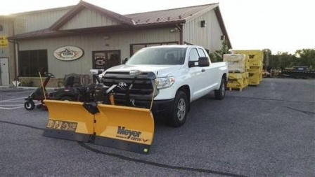 Used USED Meyer 7'6  Super-V LD  ***Complete w/Mount & Wiring off Toyota Tundra