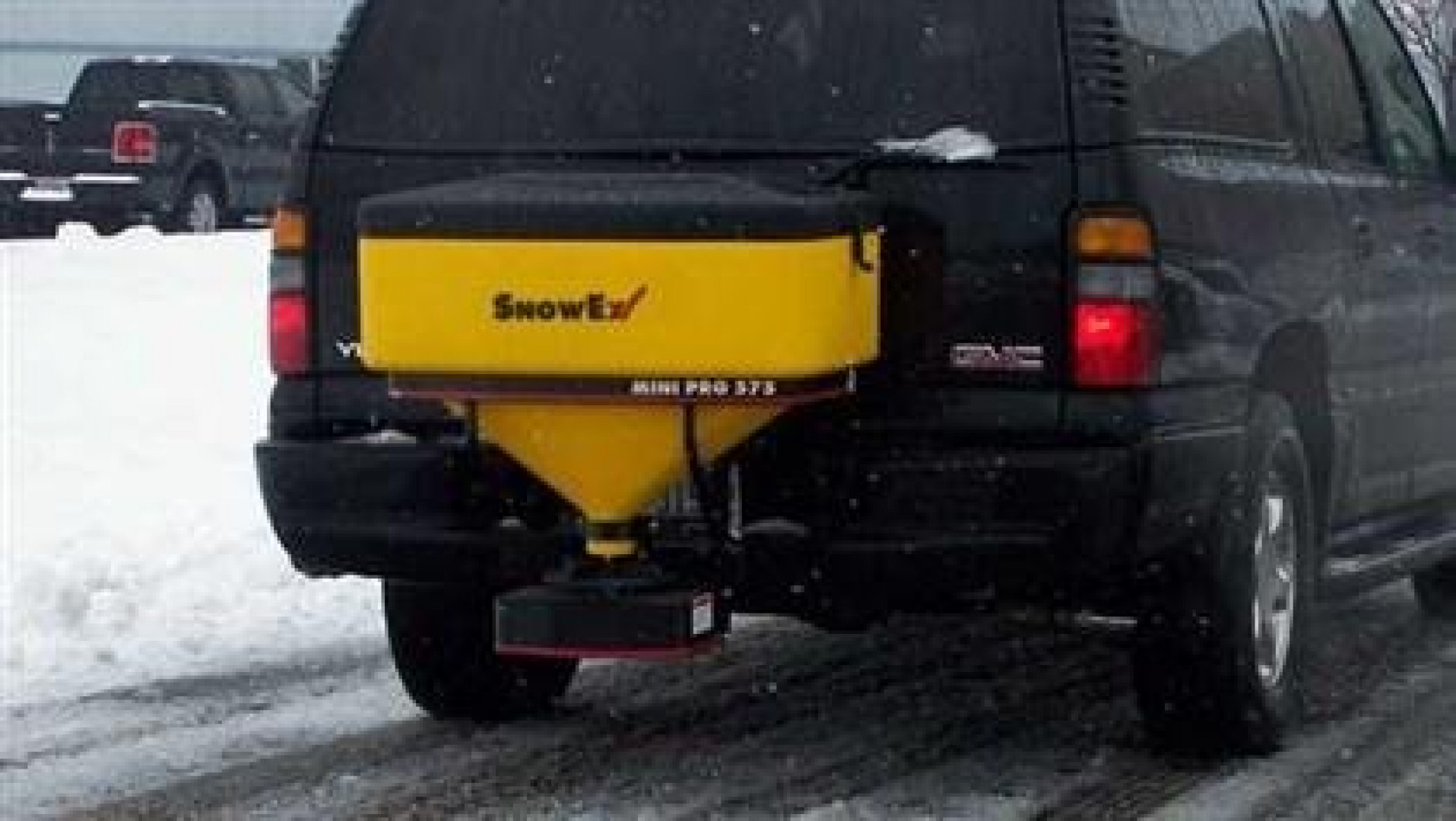 New SnowEx 5.75cf Tailgate Pro Poly Tailgate Spreader **w/2" Hitch Mount, SP575X-1