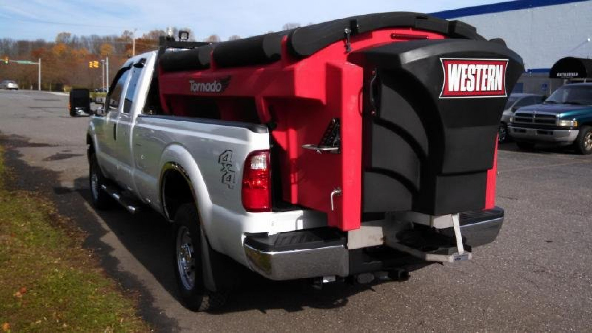 New Western Tornado 1.5 Cu. Yd.
