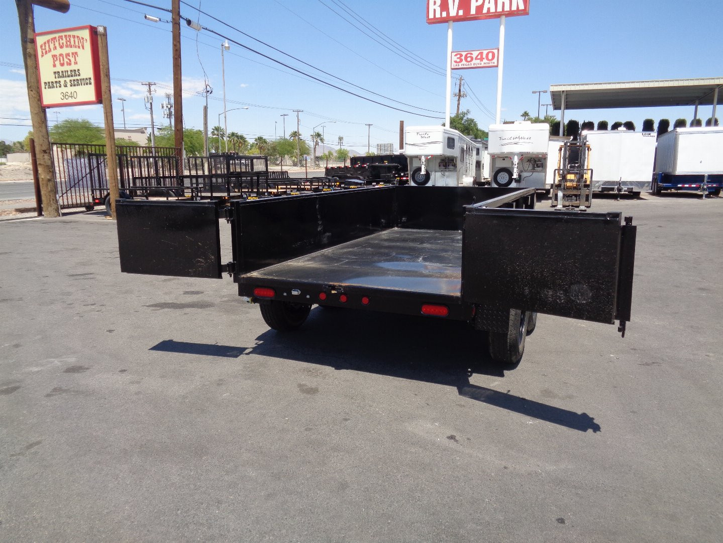 New 2025 BIG TEX TRAILERS 70SR-10-5W Dump Trailer