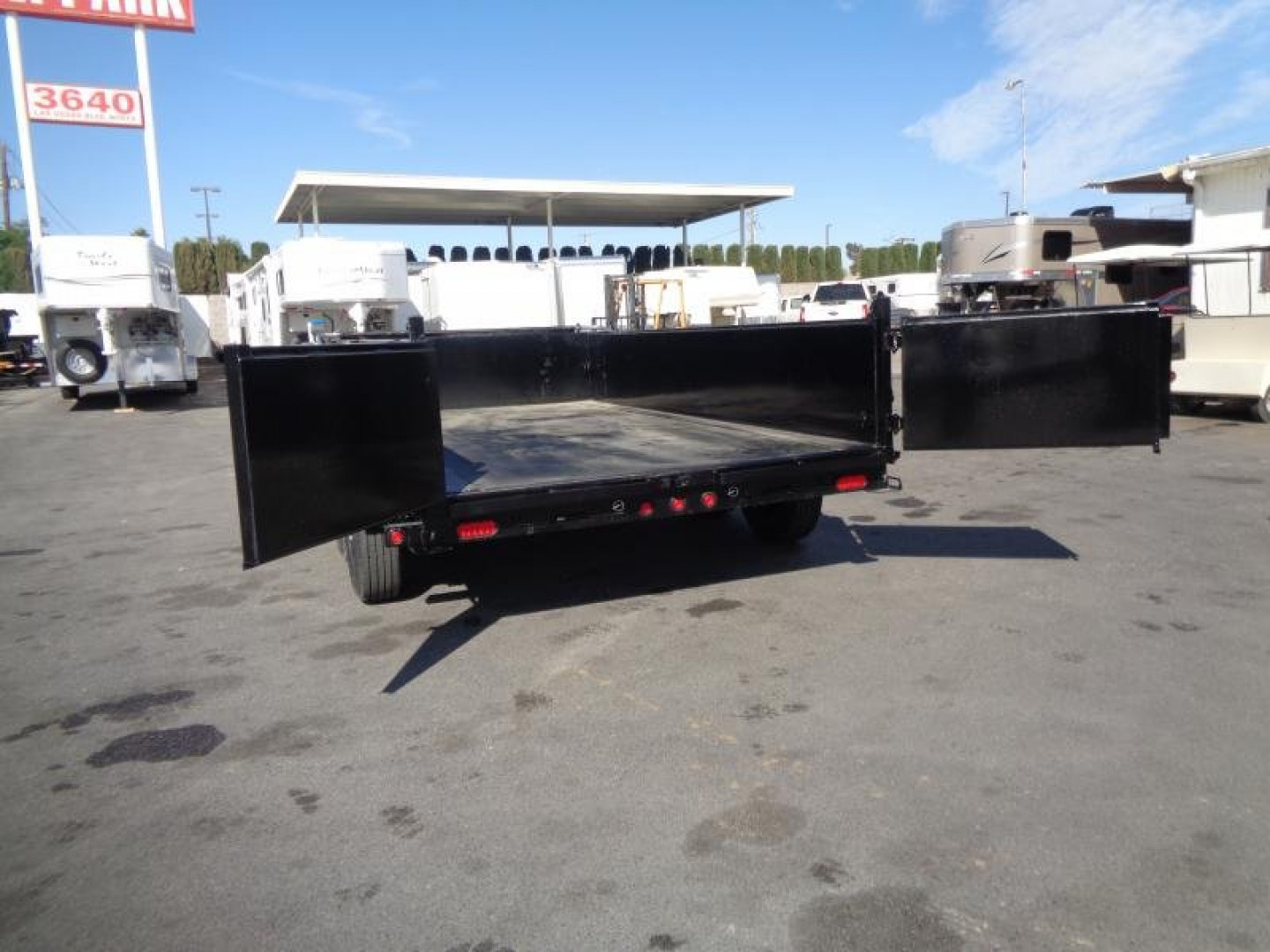 New 2025 Big Tex Trailers 14XD-16 Dump Trailer