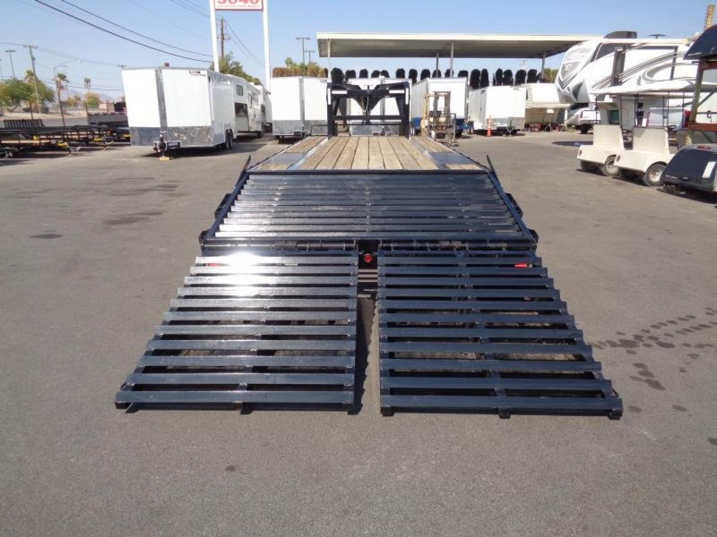 New 2023 Big Tex Trailers 14GN-20+5MR Gooseneck Flatbed Trailer