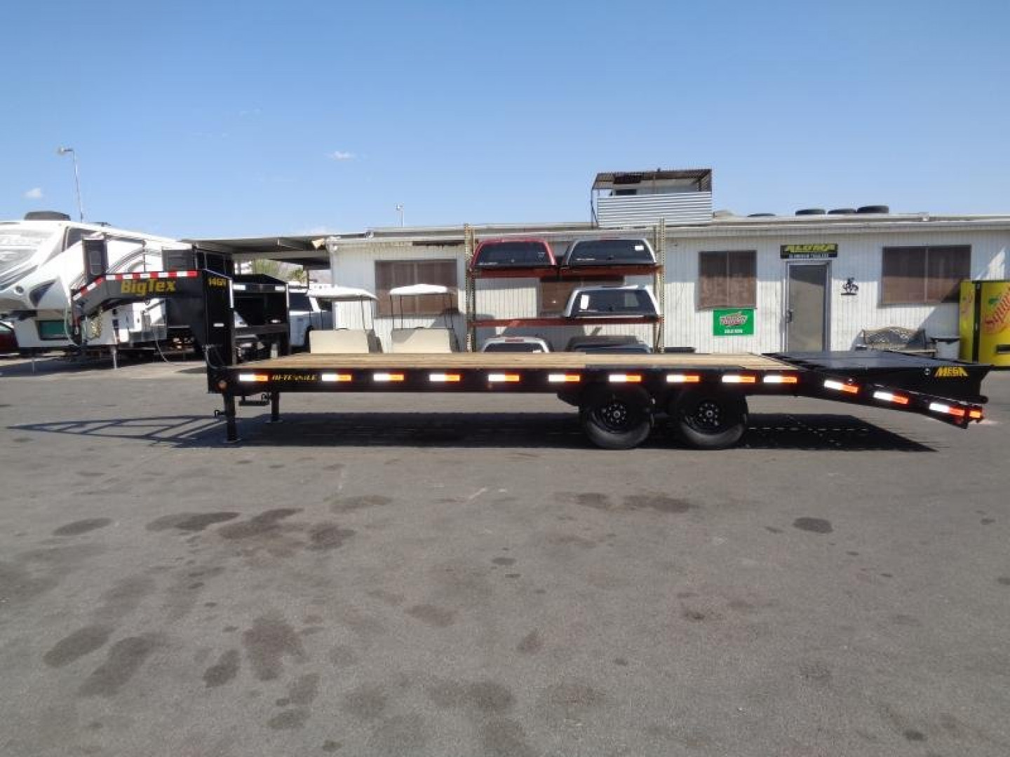 New 2023 Big Tex Trailers 14GN-20+5MR Gooseneck Flatbed Trailer