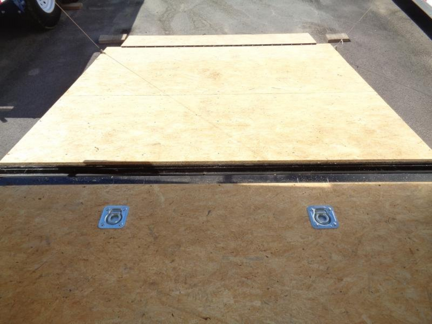 New 2025 Look 8.5x24 Car Hauler - Element SE - V-Nose Car Hauler