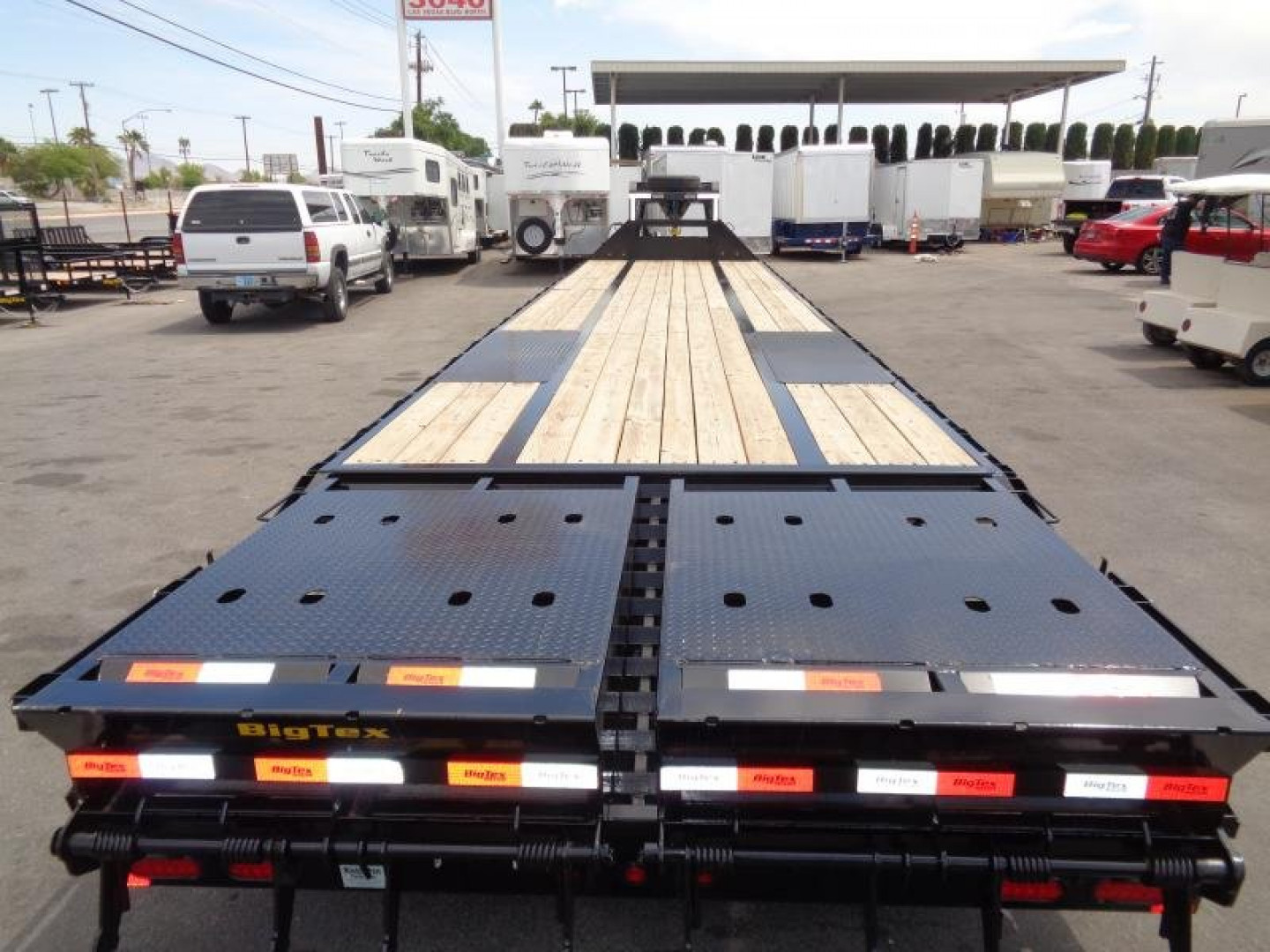 New 2025 Big Tex Trailers 25GN-40D5A Gooseneck Flatbed Trailer
