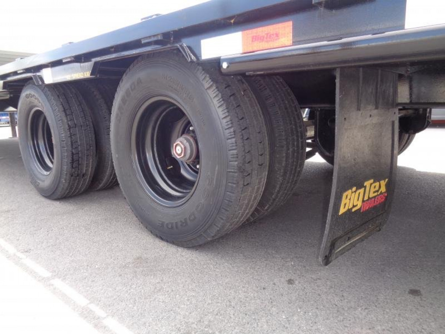 New 2025 Big Tex Trailers 25GN-40D5A Gooseneck Flatbed Trailer