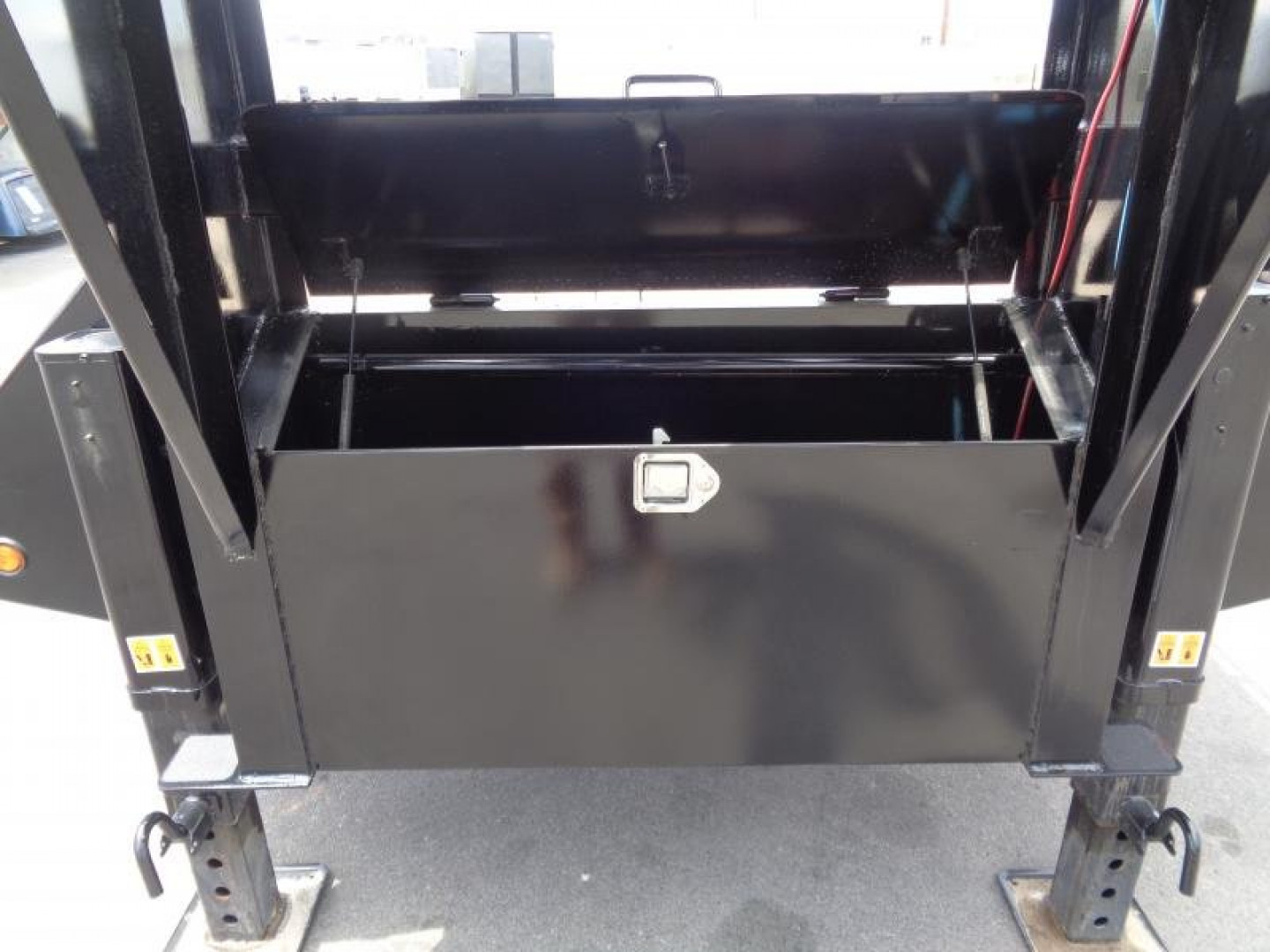 New 2025 Big Tex Trailers 25GN-40D5A Gooseneck Flatbed Trailer