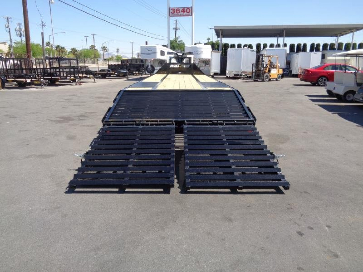 New 2025 Big Tex Trailers 22GN-30D5A Gooseneck Flatbed Trailer