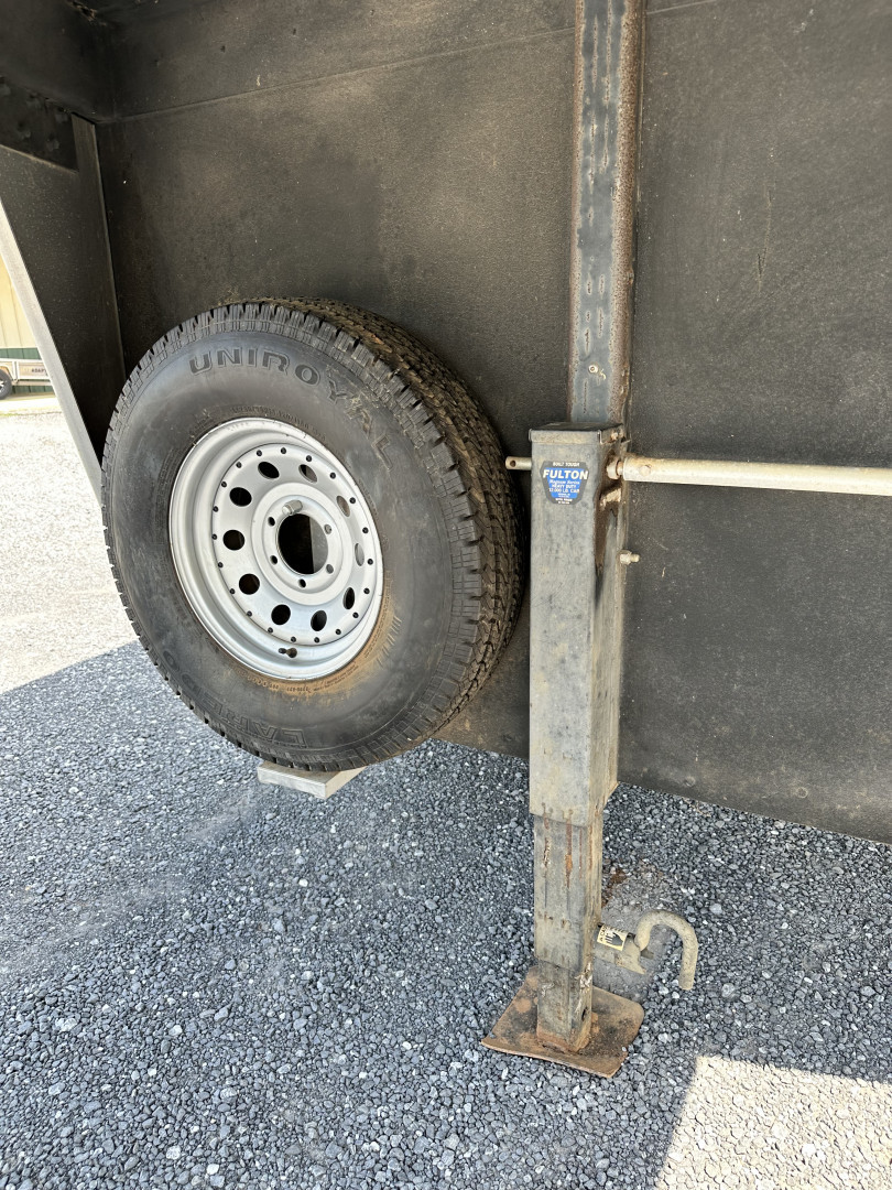 Used 2005 Sundowner Sunlite 727 Horse Trailer