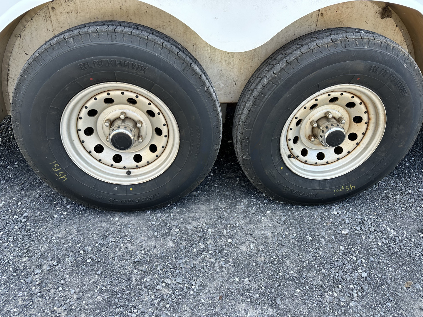 Used 2005 Sundowner Sunlite 727 Horse Trailer