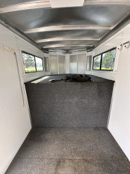 Used 2005 Sundowner Sunlite 727 Horse Trailer