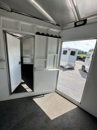 Used 2005 Sundowner Sunlite 727 Horse Trailer