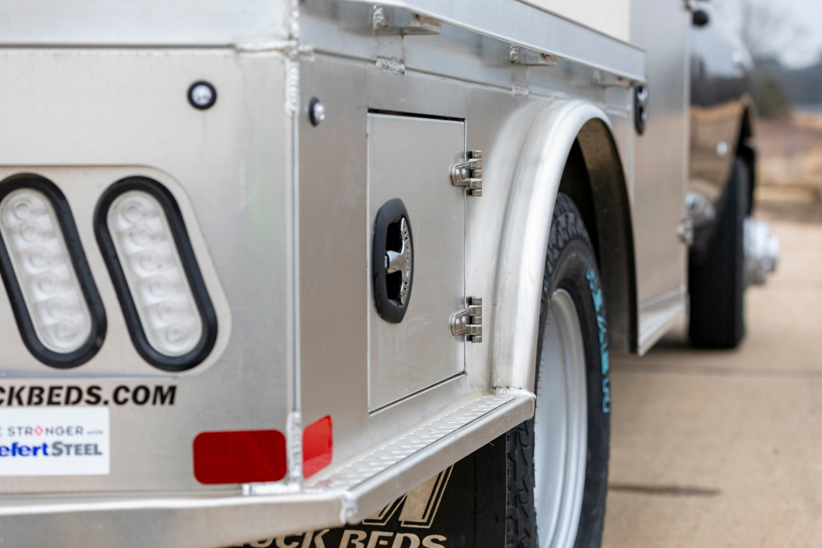 New 2025 CM Truck Beds ALUM SK DELUX Truck Bed