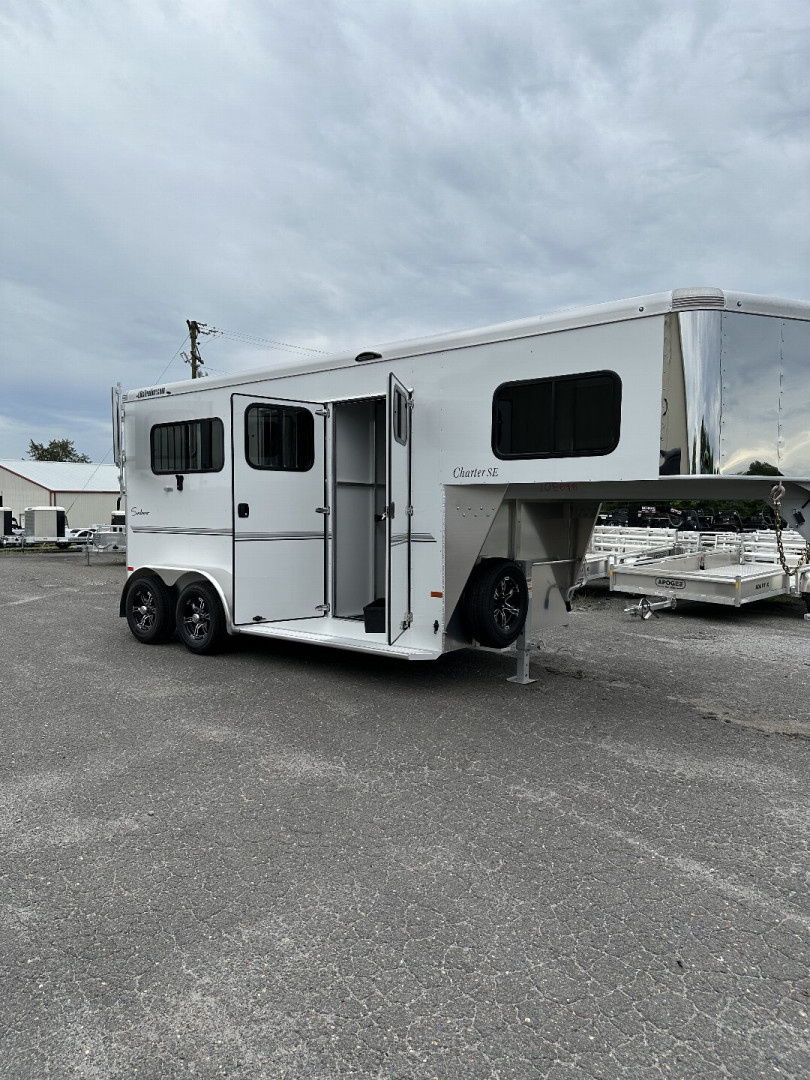 New 2026 Sundowner Trailers CHARTER 2H GNTR Horse Trailer