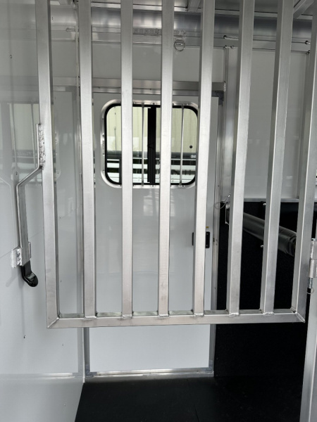 New 2026 Sundowner Trailers CHARTER 2H GNTR Horse Trailer