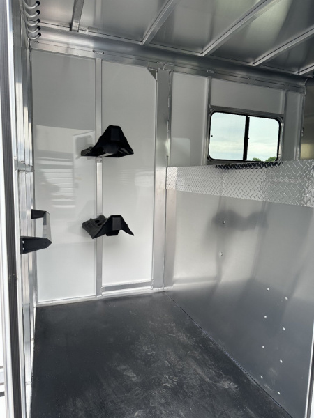 New 2026 Sundowner Trailers CHARTER 2H GNTR Horse Trailer