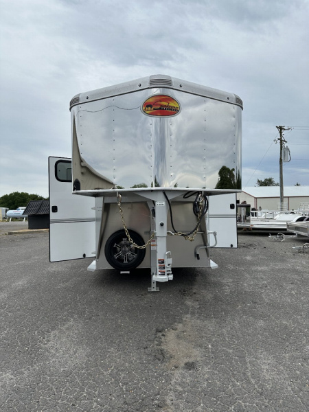 New 2026 Sundowner Trailers CHARTER 2H GNTR Horse Trailer
