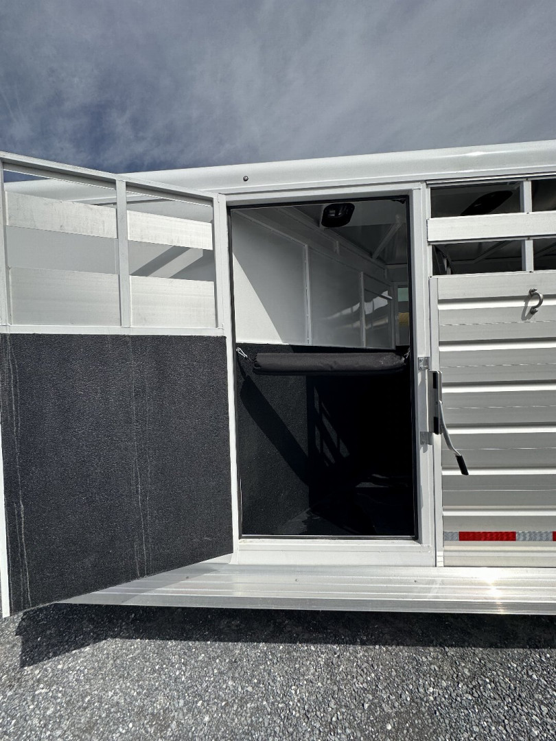 New 2025 Trails West 4H SANTA FE Horse Trailer