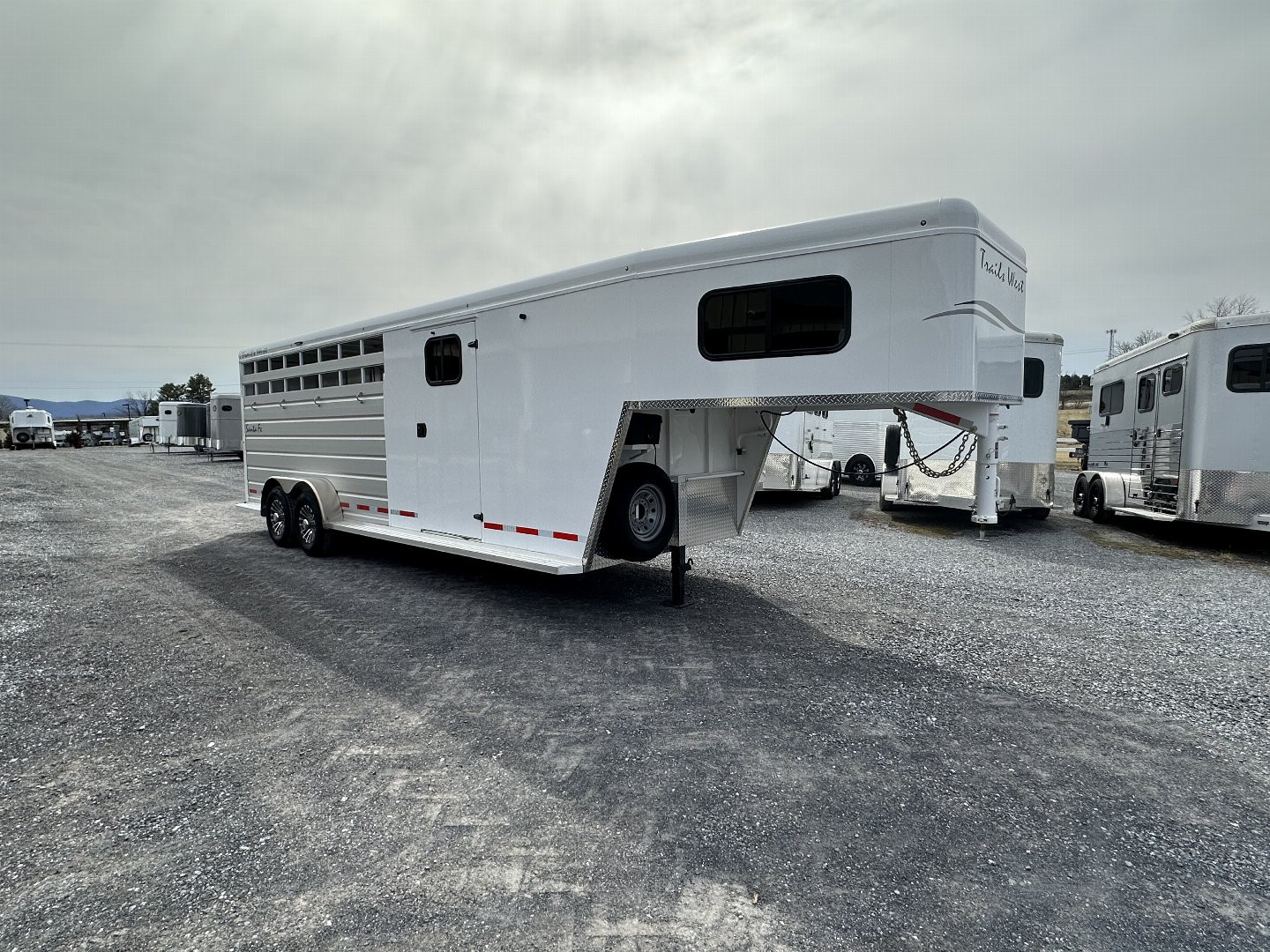New 2025 Trails West 4H SANTA FE Horse Trailer