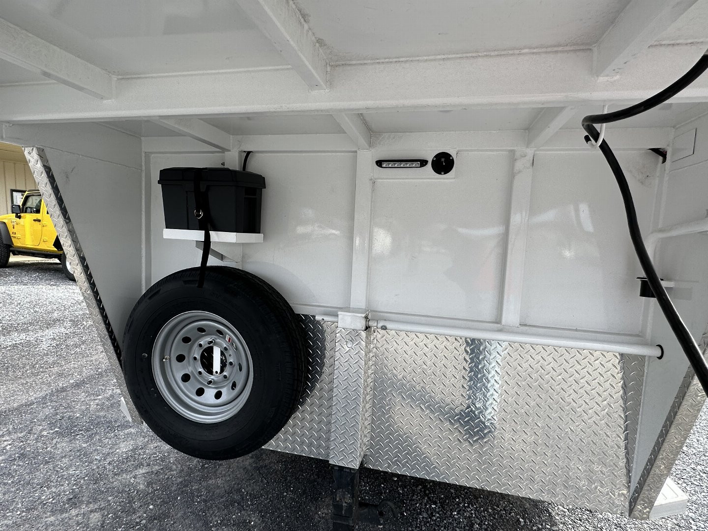 New 2025 Trails West 4H SANTA FE Horse Trailer