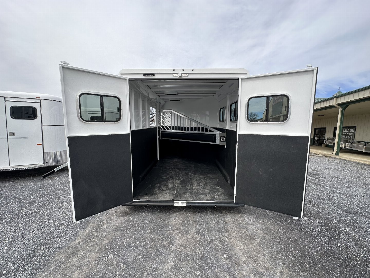 New 2025 Trails West 2H BP CLASSIC Warm Blood Horse Trailer