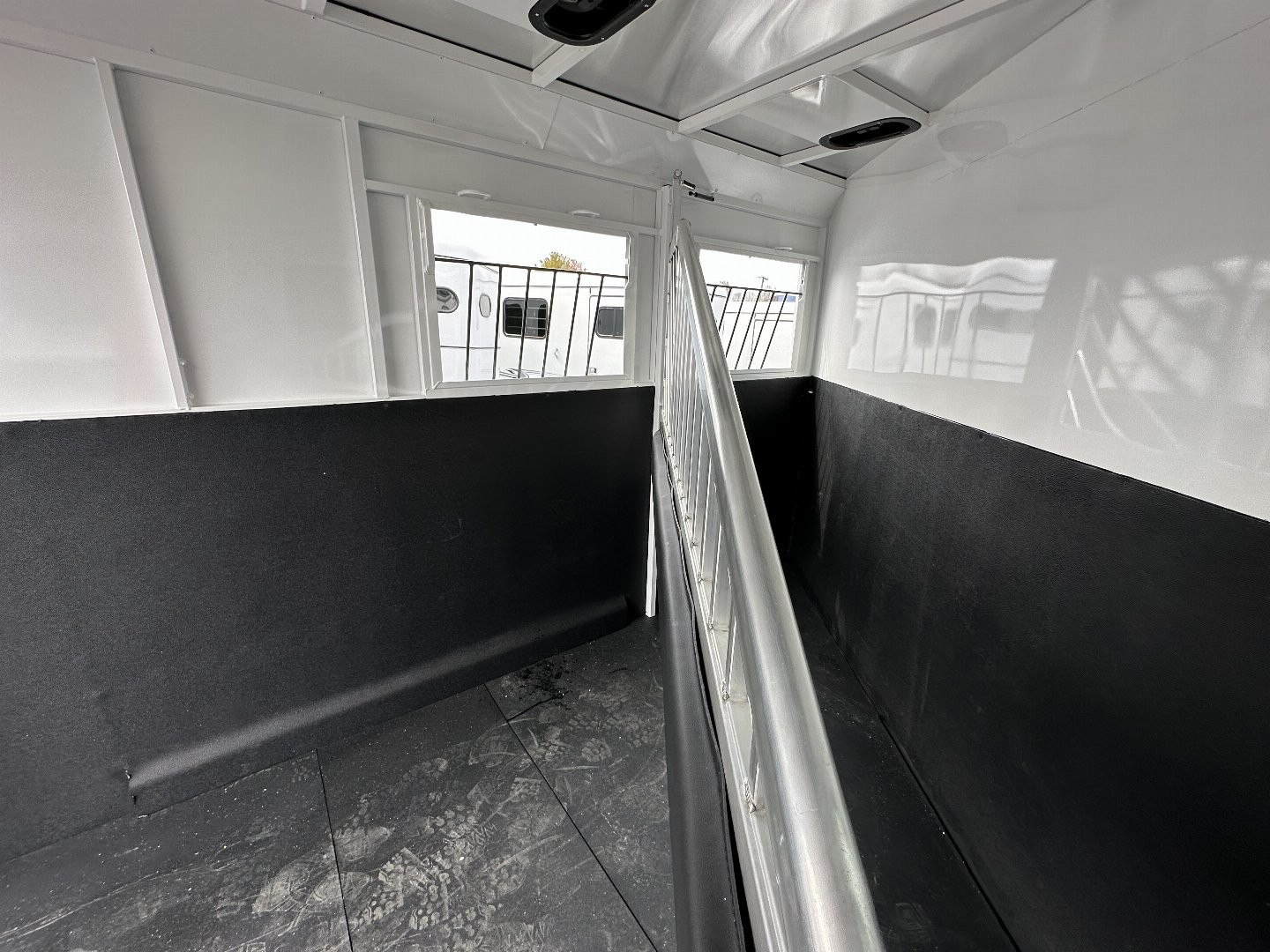 New 2025 Trails West 2H BP CLASSIC Warm Blood Horse Trailer