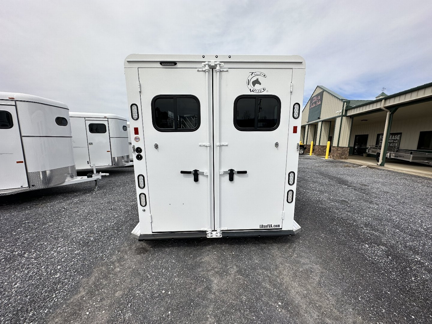 New 2025 Trails West 2H BP CLASSIC Warm Blood Horse Trailer