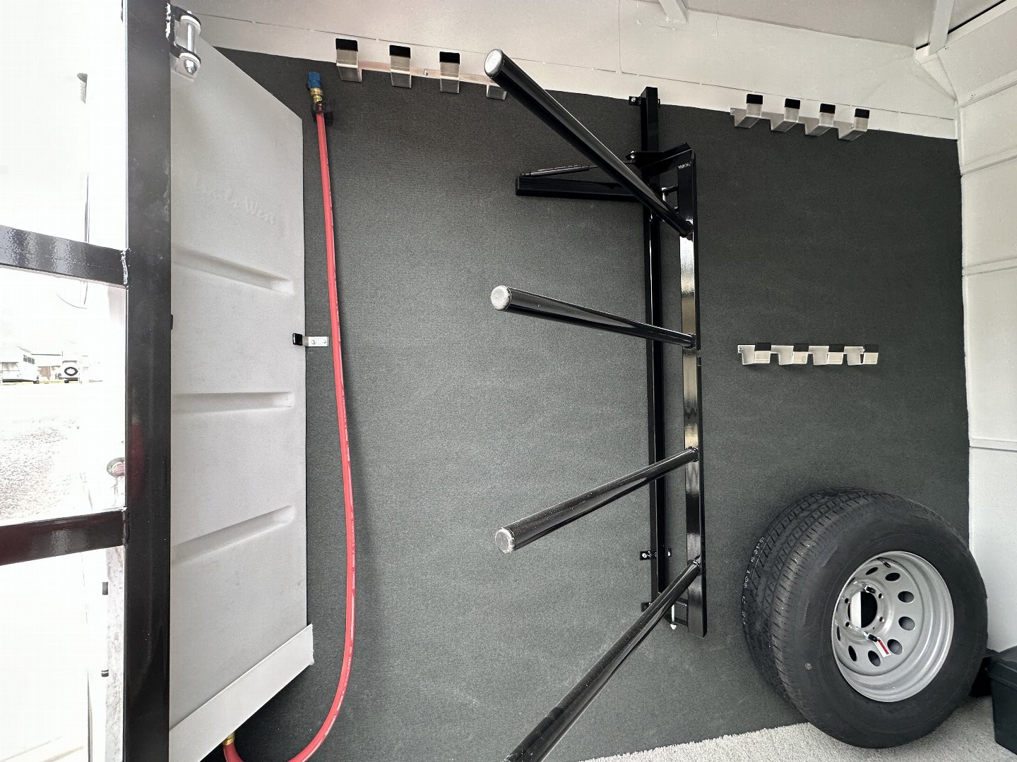 New 2025 Trails West 2H BP CLASSIC Warm Blood Horse Trailer