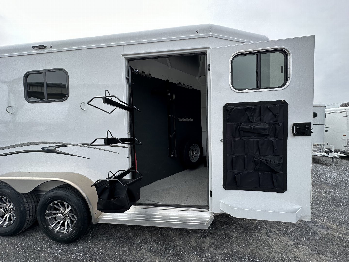 New 2025 Trails West 2H BP CLASSIC Warm Blood Horse Trailer