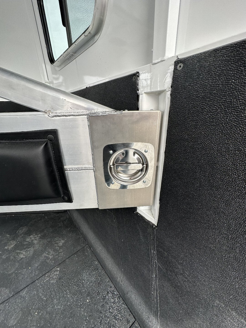 New 2025 Trails West 2H BP CLASSIC Warm Blood Horse Trailer