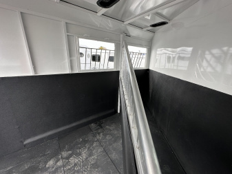 New 2025 Trails West 2H BP CLASSIC Warm Blood Horse Trailer