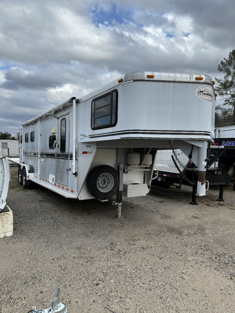 Used 2002 Sundowner 3H Trail Blazer III Horse Trailer