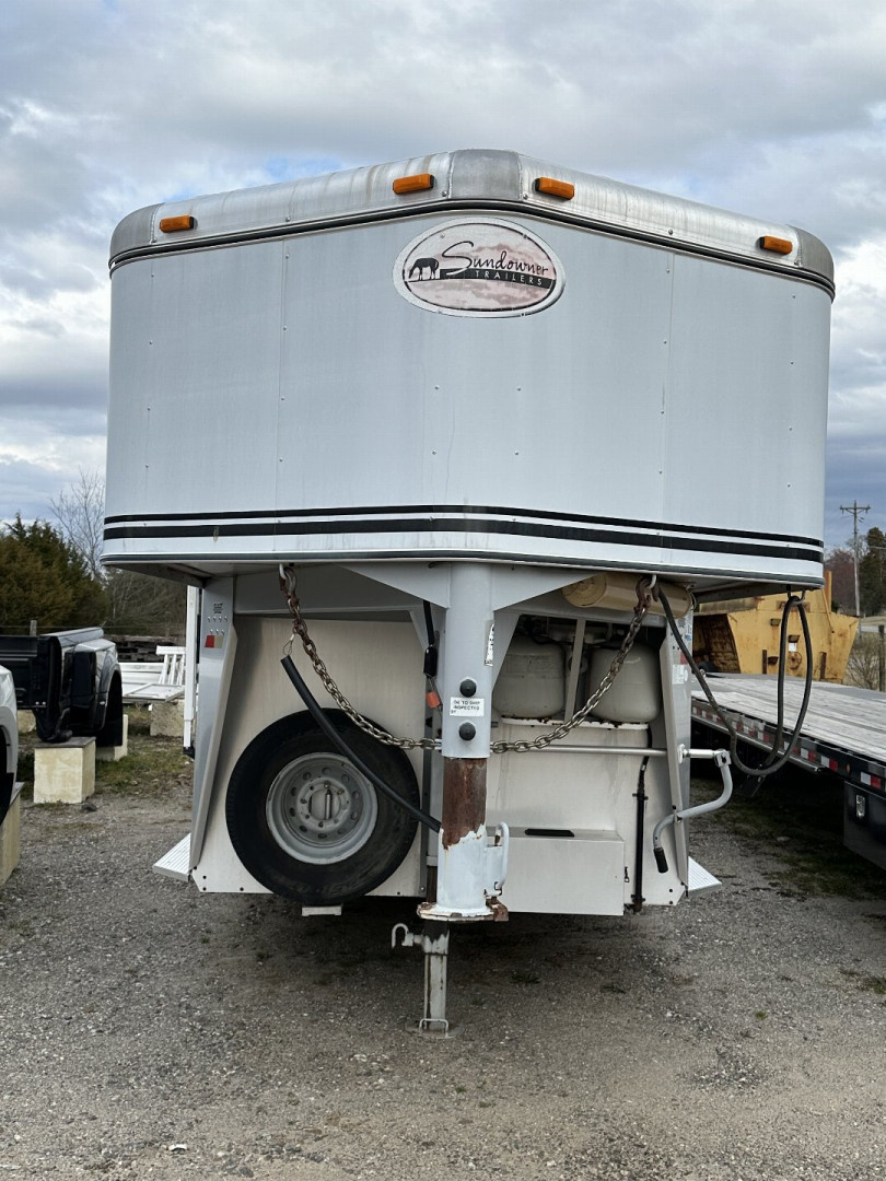 Used 2002 Sundowner 3H Trail Blazer III Horse Trailer