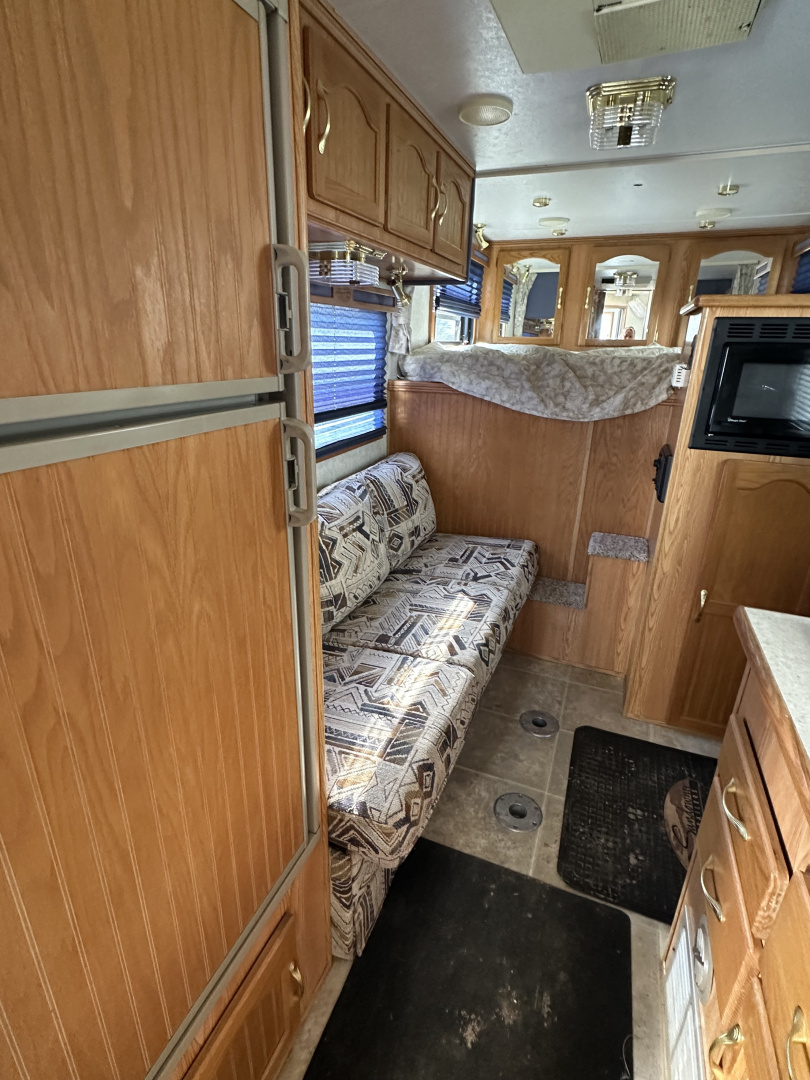 Used 2002 Sundowner 3H Trail Blazer III Horse Trailer
