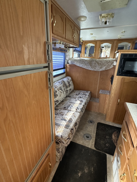 Used 2002 Sundowner 3H Trail Blazer III Horse Trailer