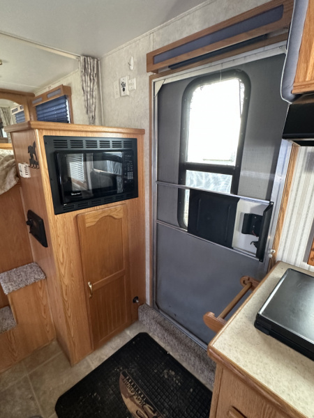 Used 2002 Sundowner 3H Trail Blazer III Horse Trailer