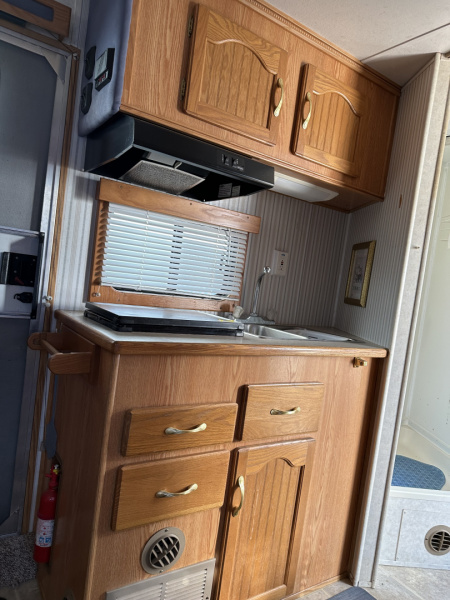 Used 2002 Sundowner 3H Trail Blazer III Horse Trailer