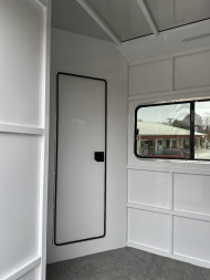 New 2025 Trails West 3H Classic GN Side Tack WB Horse Trailer