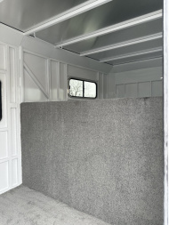 New 2025 Trails West 3H Classic GN Side Tack WB Horse Trailer