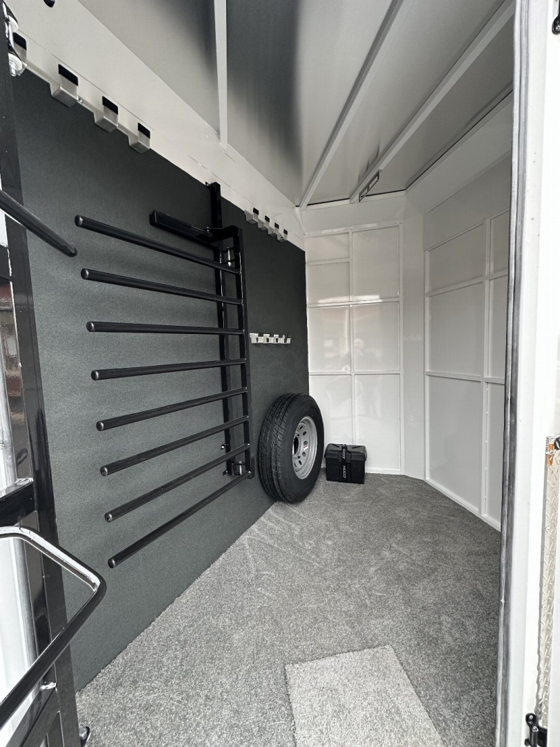 New 2025 Trails West Classic 3H BP WB Horse Trailer