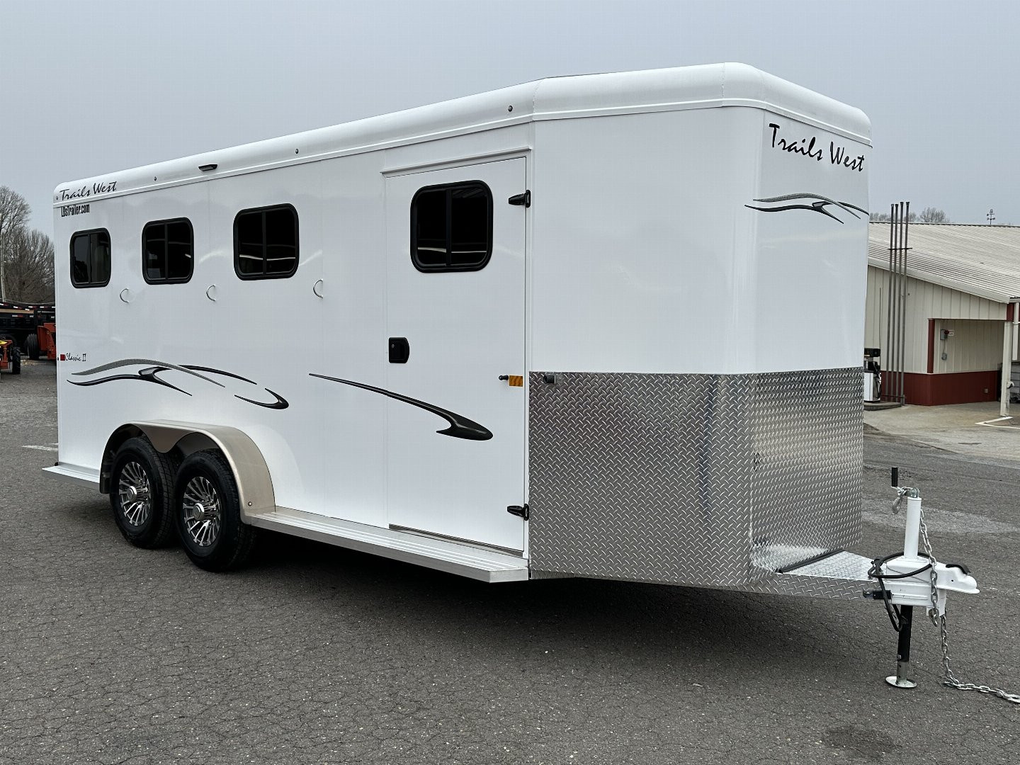 New 2025 Trails West Classic 3H BP WB Horse Trailer