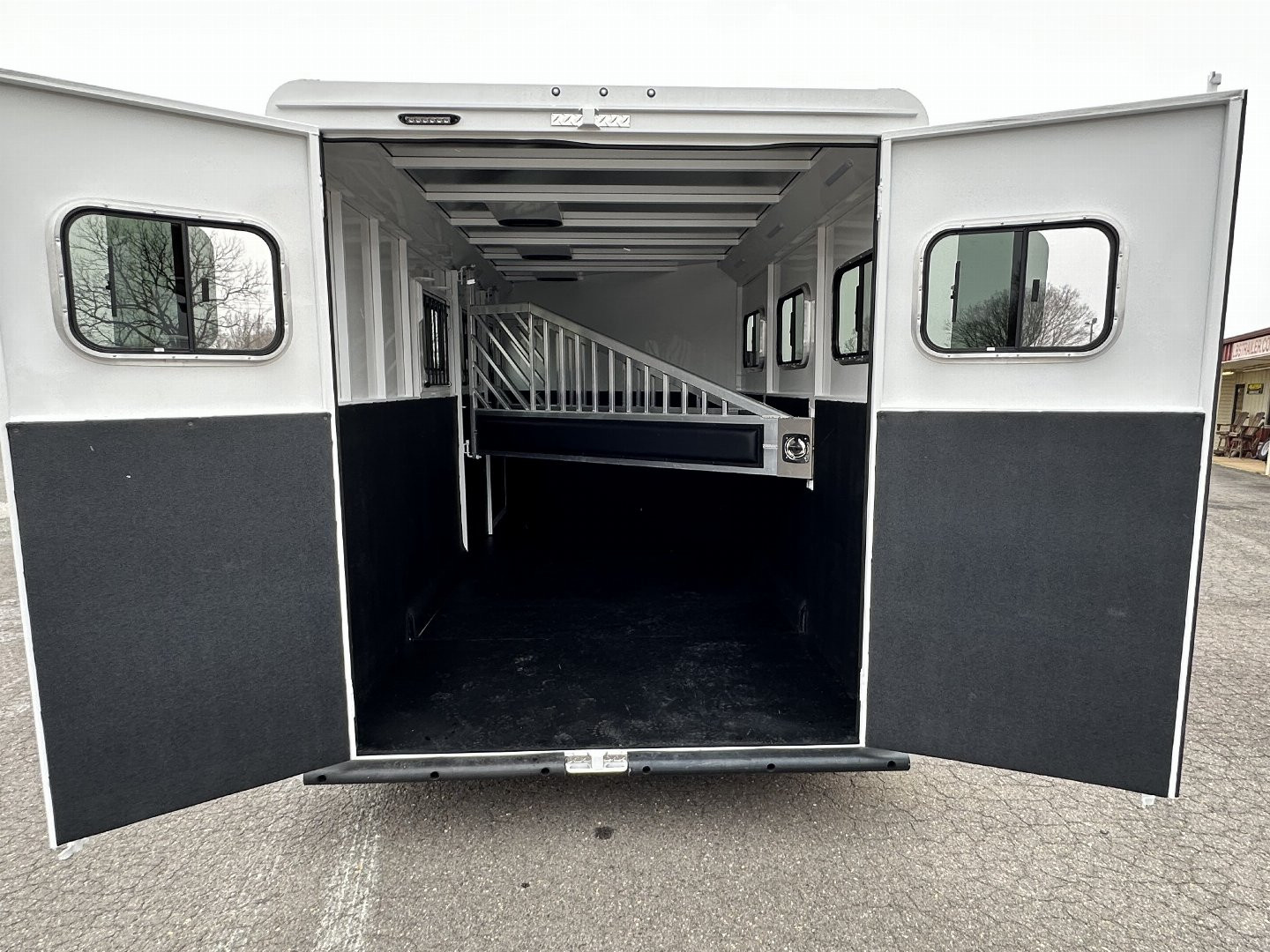 New 2025 Trails West Classic 3H BP WB Horse Trailer